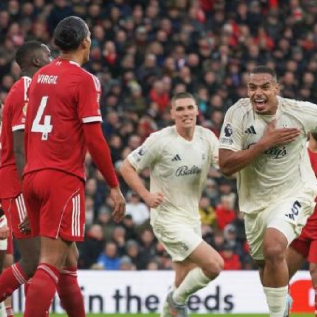 Dua Kali Dipermalukan 0-3, Liverpool Terseret ke Dasar Klasemen