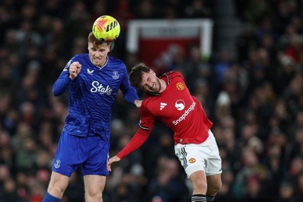 Liga Inggris Pekan ke-12: MU Dikalahkan 10 Pemain Everton