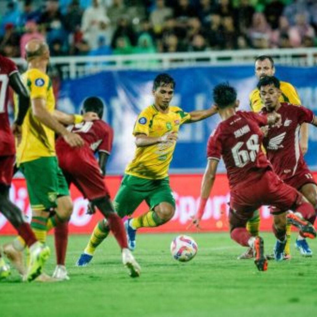 PSM dan Persebaya Berburu Poin Penuh, Selisih 1 Angka Jadi Taruhan