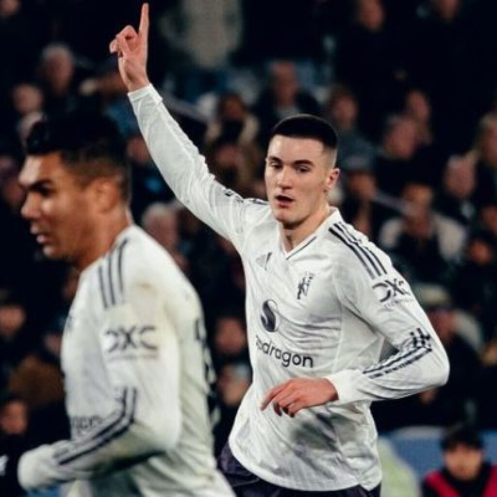 MU Gagal Menang di Markas West Ham, Carrick Ungkap Kekecewaan